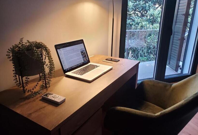 اتاق لوکس با بالکن, Condesa