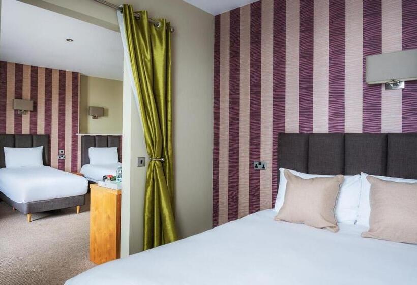 اتاق خانوادگی با چشم‌انداز دریا, Esplanade Hotel Llandudno