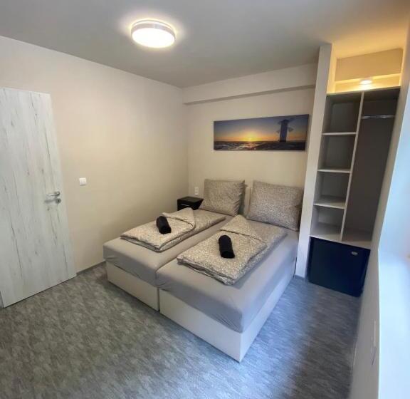 Апартаменты 1 Спальня Нижний Этаж, Kinizsi Udvar Apartmanház
