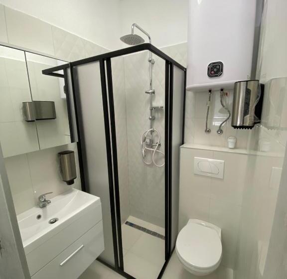 Номер Стандарт, Kinizsi Udvar Apartmanház
