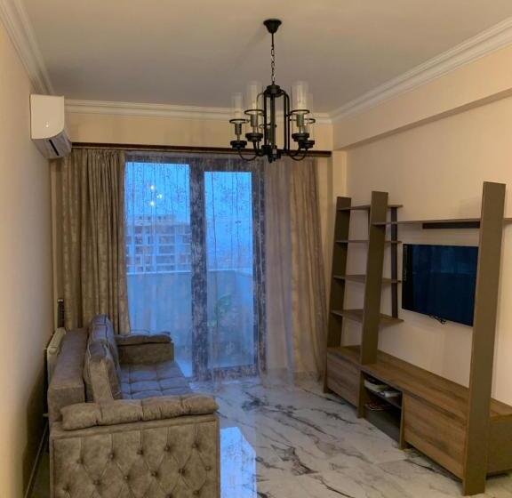 سوئیت با بالکن, City Central Apartment