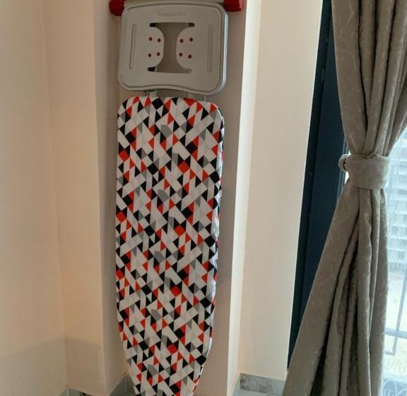 سوئیت با بالکن, City Central Apartment