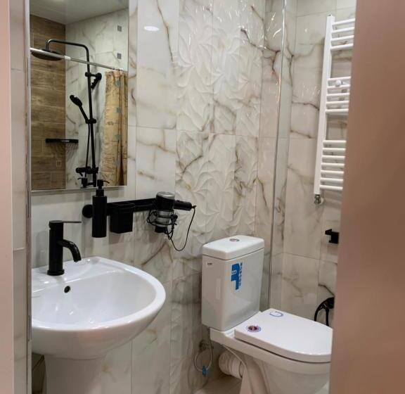 سوئیت با بالکن, City Central Apartment