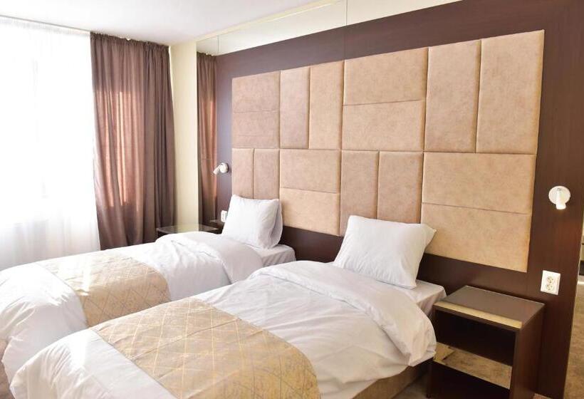 Номер Стандарт с Балконом, Family Hotel The View & Spa