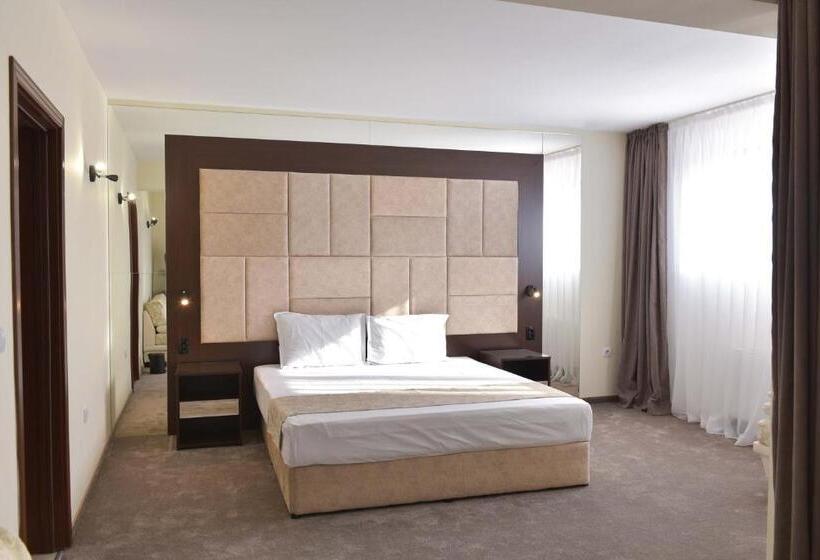 استوديو قياسي مطل على البحيرة, Family Hotel The View & Spa