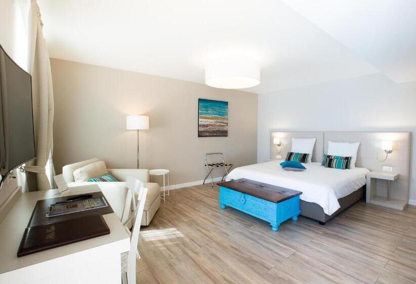 Студия Стандарт, Auberge Des Grands Bois