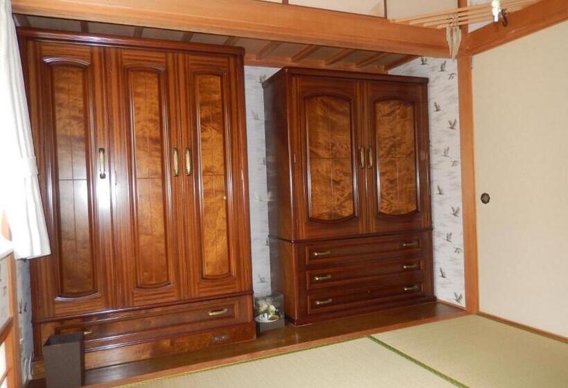 Дом 4 Спальни, B&b Toyonoakari