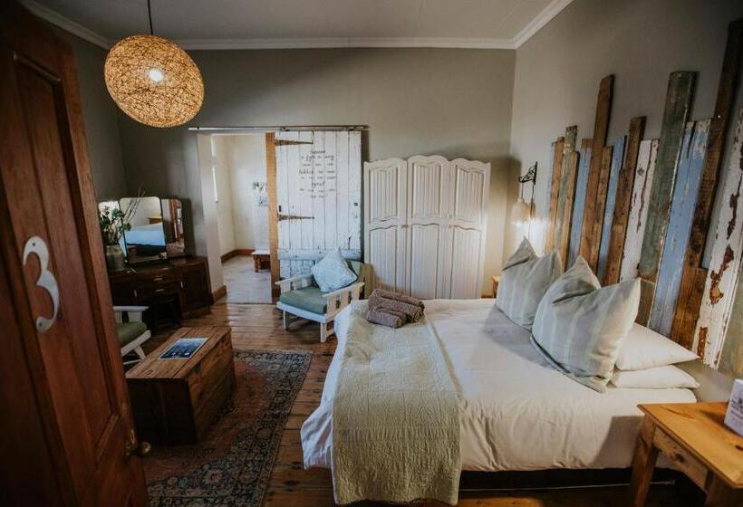 Номер Стандарт Вид на Сад, Three Birds Country House