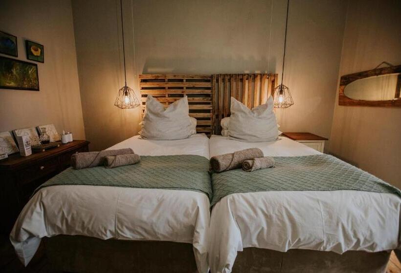 Номер Superior Кровать Кинг, Three Birds Country House
