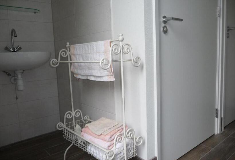 低层单卧公寓, B&b “te Warskip Bij Blokvis”