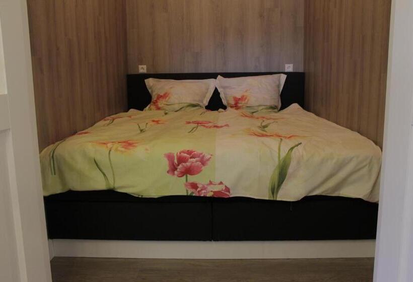 低层单卧公寓, B&b “te Warskip Bij Blokvis”