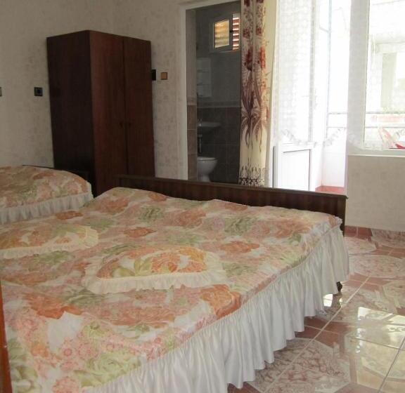 חדר סטנדרט לשלושה, Central Guesthouse