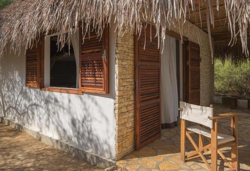 بانگلوی سوپریور, Auberge De La Table
