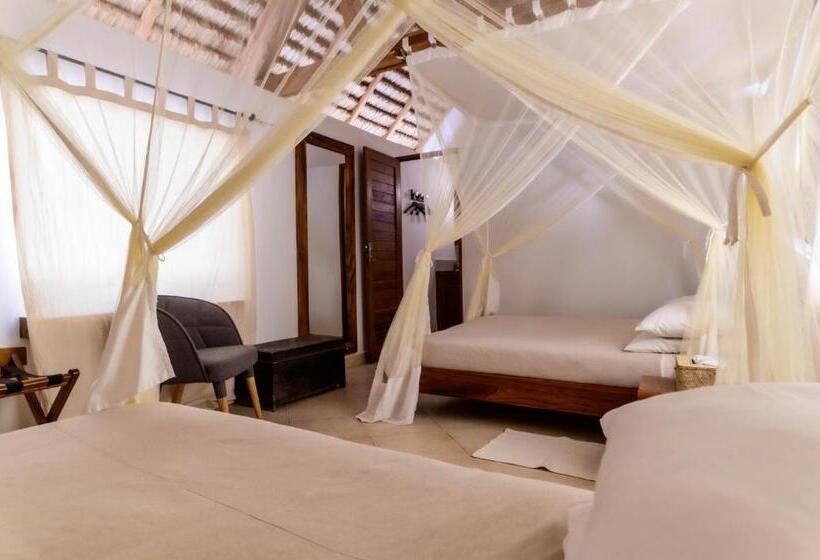 بانگلوی استاندارد, Auberge De La Table