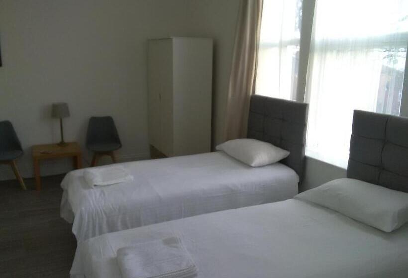 Quarto Estandar, Clifton Hotel & Bar Newcastle