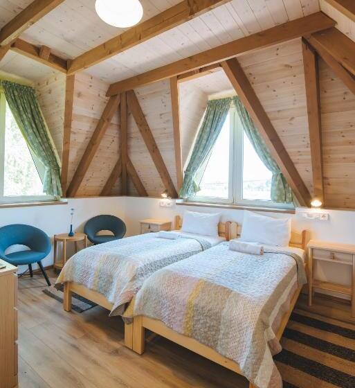 Quarto Estandar, Kormorán Panzió