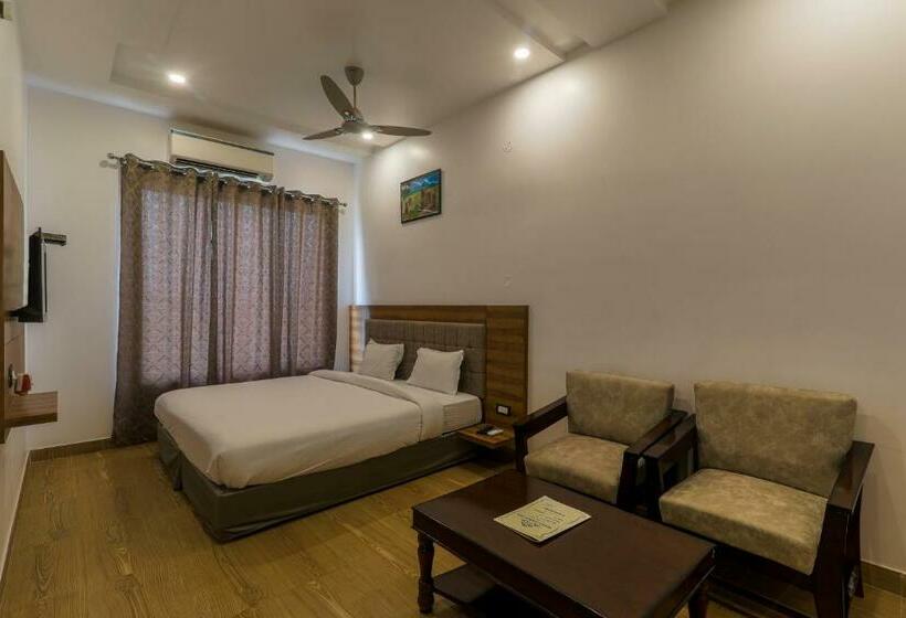 اتاق استاندارد با تخت بزرگ, Global Inn Gold Lucknow