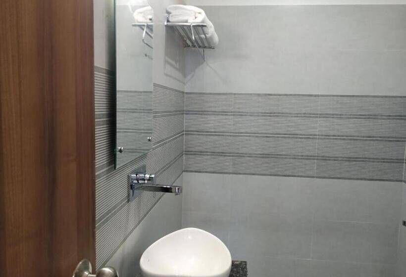 اتاق لوکس, Global Inn Gold Lucknow