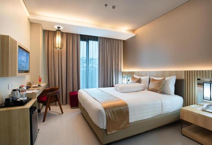 Номер Deluxe, Braling Grand Hotel Purbalingga, Azana Hotels Collection