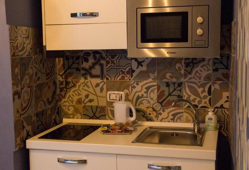 اتاق استاندارد, Wanderlust Naples A Place To Stay