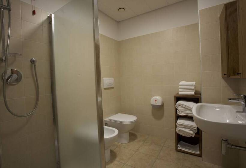 اتاق استاندارد چهار تخته, Corte Milano