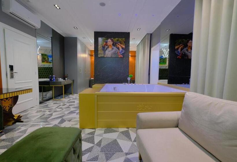 带大床的套房, Nolea Boutique
