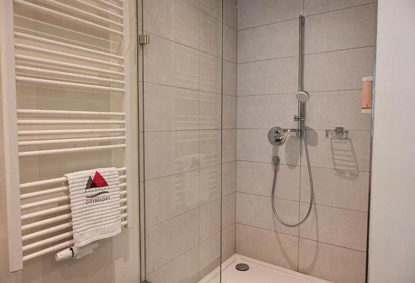 اتاق لوکس با بالکن, Soloplan City Resort