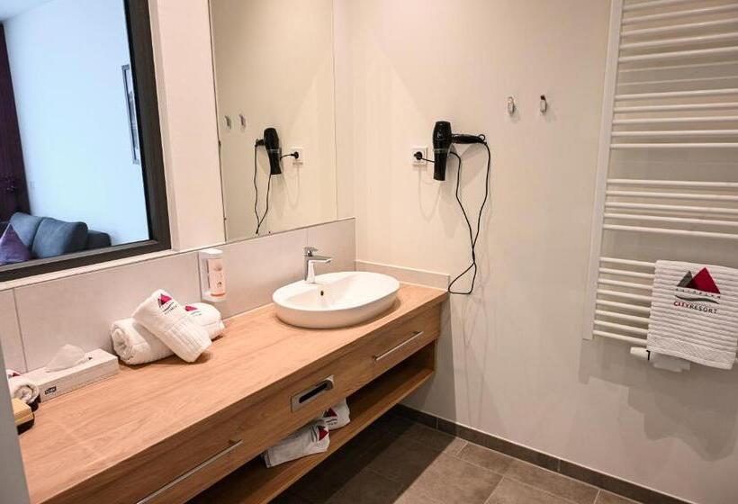 اتاق لوکس با بالکن, Soloplan City Resort