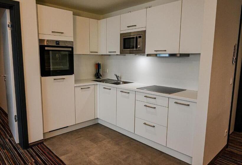 سوئیت با بالکن, Soloplan City Resort
