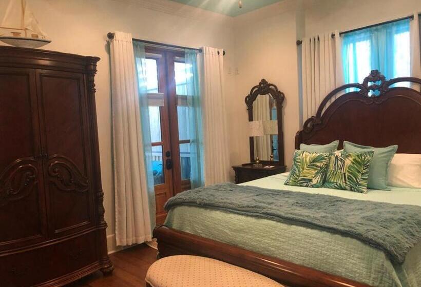 Люкс Кровать Кинг, De La Bleau B&b