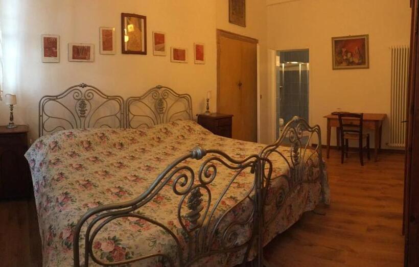 Номер Стандарт Вид на Сад, Alloggio Agrituristico Dodici Apostoli
