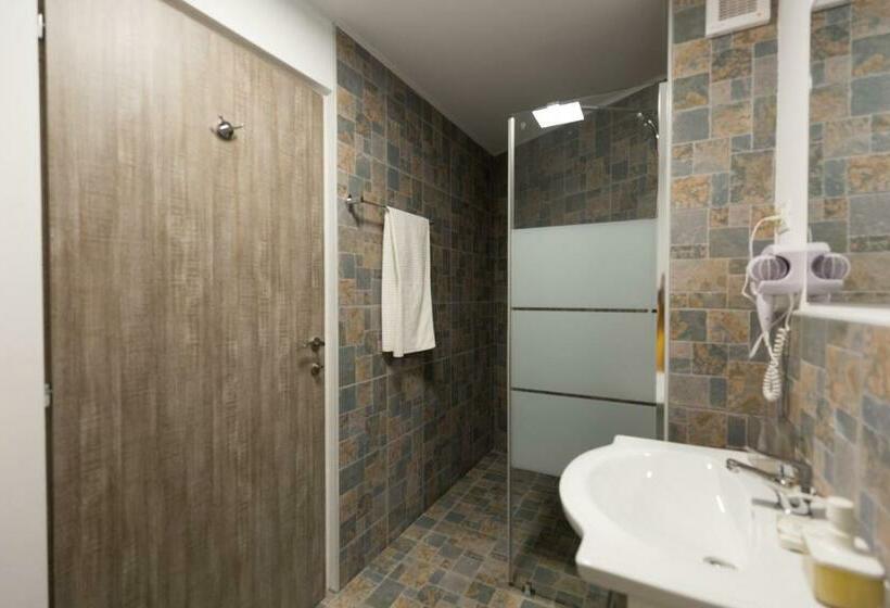 اتاق سوپریور سه تخته, Casa Ris
