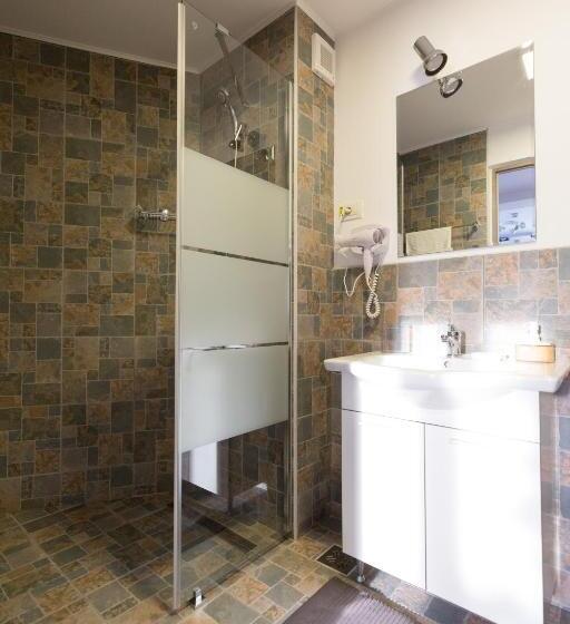 اتاق استاندارد چهار تخته, Casa Ris