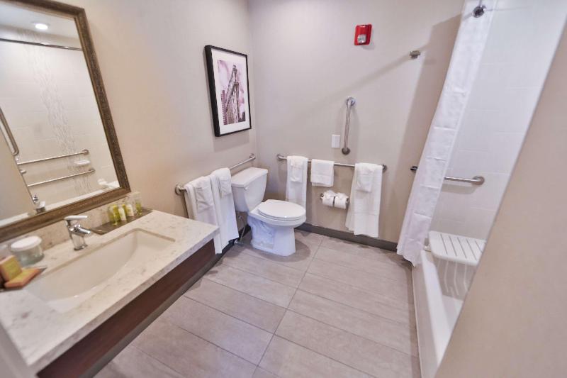 Standard Szoba King Size Bed, Doubletree By Hilton Atlanta  Alpharetta