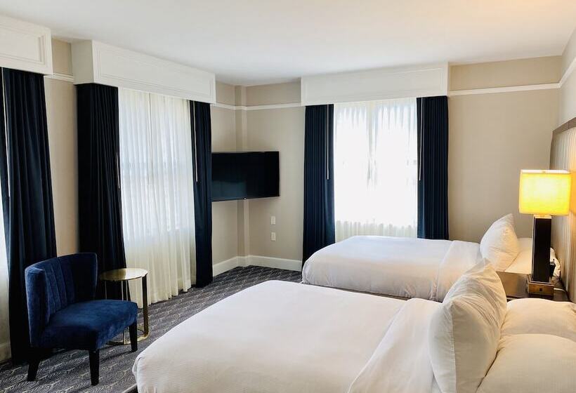带2个双人床的标准工作室, Hilton President Kansas City