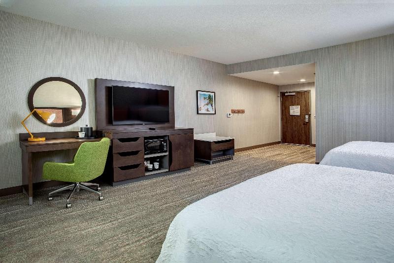 Номер Стандарт Адаптированный для Инвалидов, Holiday Inn Express Hotel & Suites Albuquerque   North Balloon Fiesta Park, An Ihg