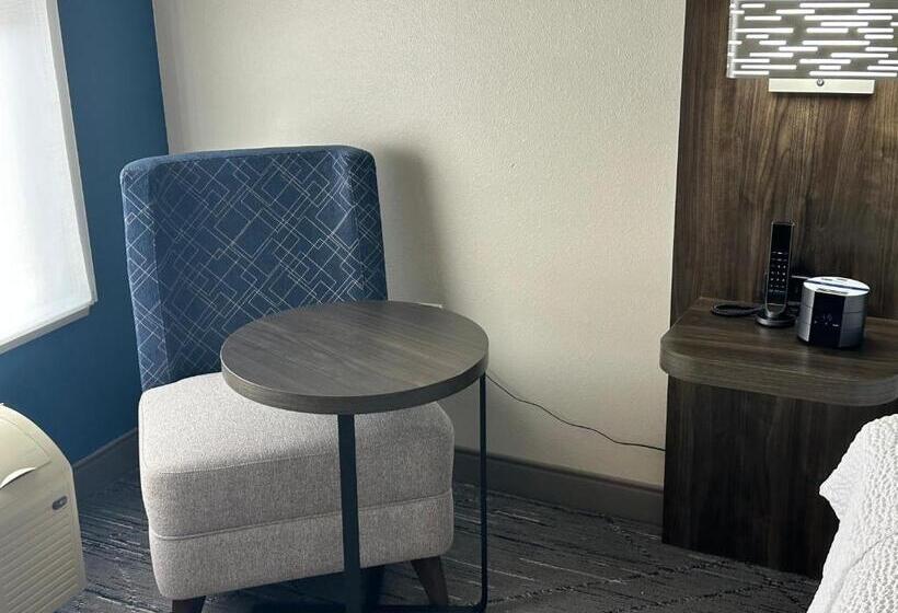 Номер Стандарт, Holiday Inn Express Birmingham Irondale East, An Ihg