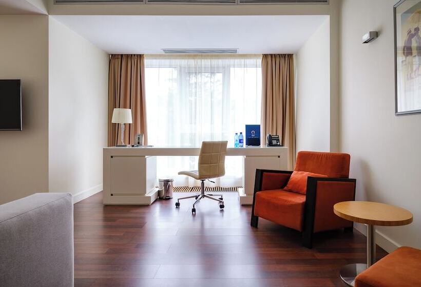 Quarto Superior, Park Hotel Almaty