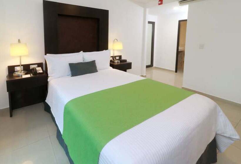 Номер Стандарт 2 Двуспальные Кровати, Wyndham Garden Guadalajara Acueducto