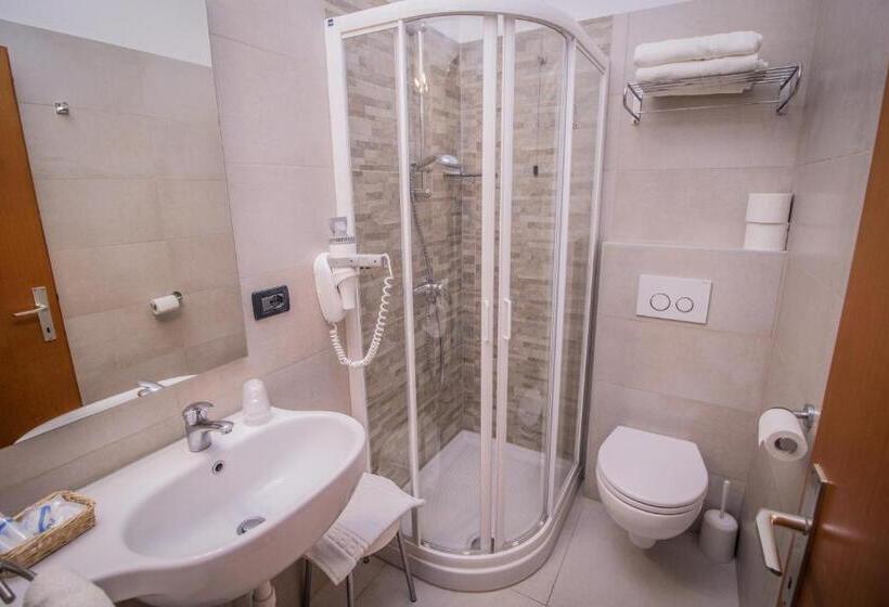 Студио Стандарт с Балконом, Garnì Bellavista