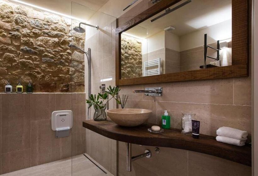 سوییت جونیور لوکس, La Moscadella