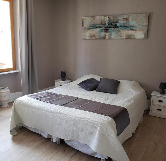Семейный Номер Вид на Горы, Le Moulin D Onclaire Camping Et Chambres D Hôtes