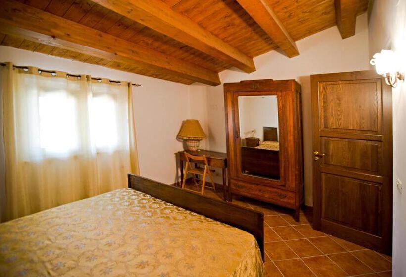 Номер Стандарт, Agriturismo Miracco Atanasio Franco Il Maniero