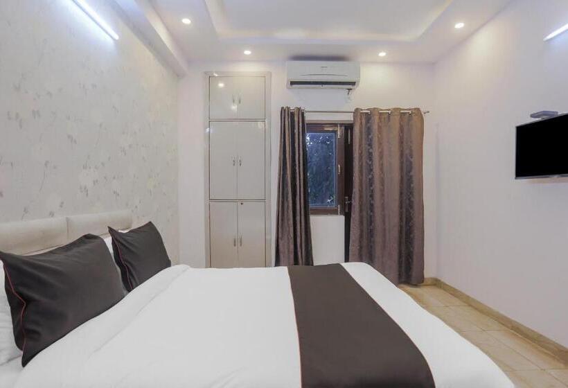 Трехместный Номер Классика, Collection O 78374 Collection O Essendi Hospitalities Llp