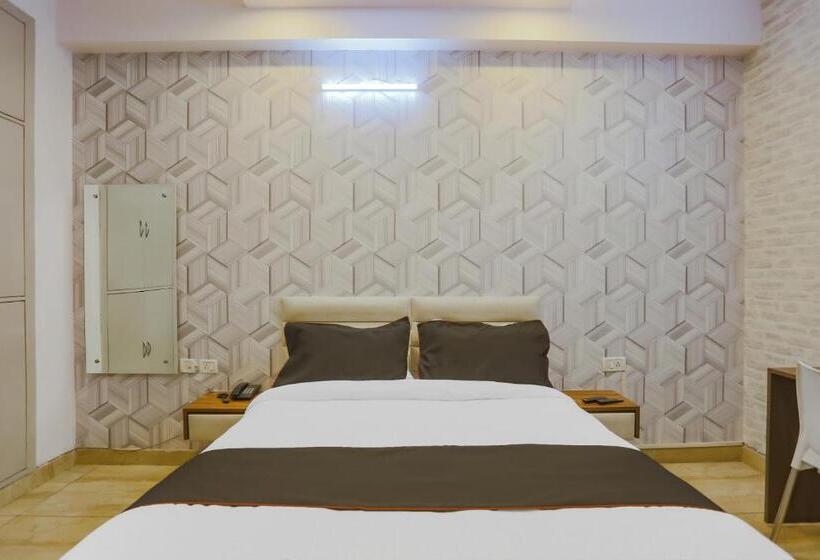 Трехместный Номер Классика, Collection O 78374 Collection O Essendi Hospitalities Llp