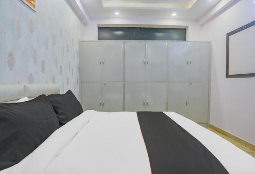 Трехместный Номер Классика, Collection O 78374 Collection O Essendi Hospitalities Llp
