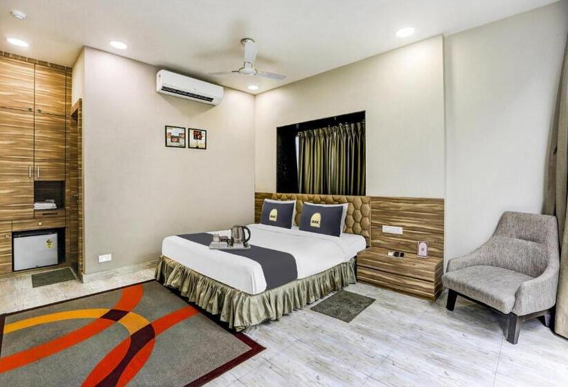 חדר קלאסי לשלושה, Super Townhouse Oak Shubhham Regency