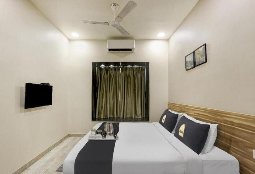 חדר קלאסי לשלושה, Super Townhouse Oak Shubhham Regency