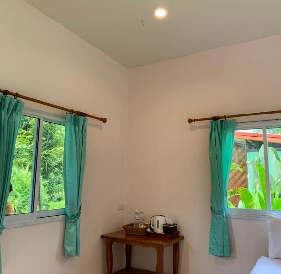 Номер Стандарт с Балконом, Khaosok Bamboo Huts Resort