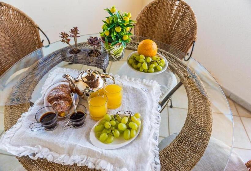 Апартаменты 2 Спальни, Relais Del Borgo  Domo